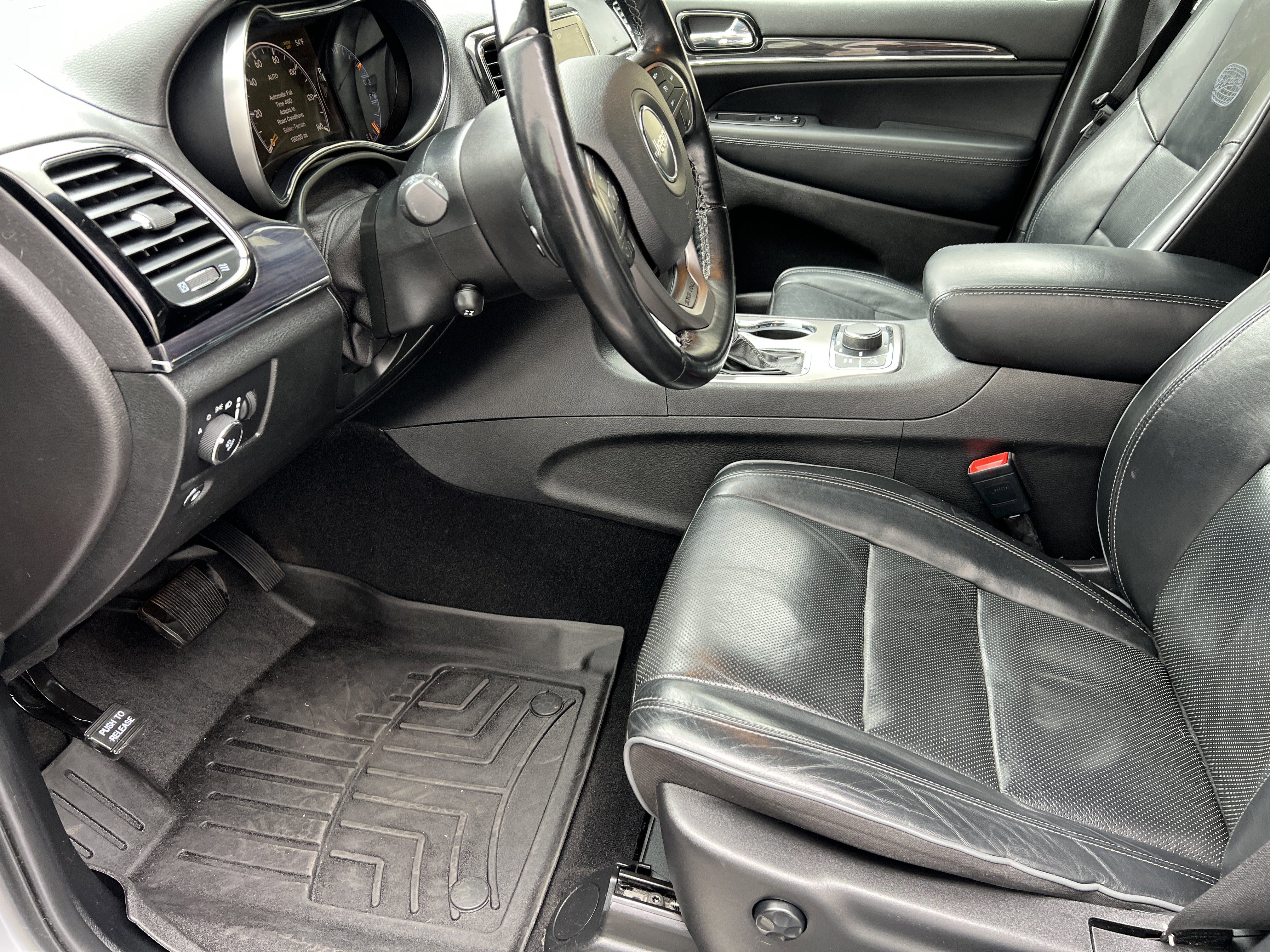 Used 2021 Jeep Grand Cherokee Overland AWD/4WD image 16