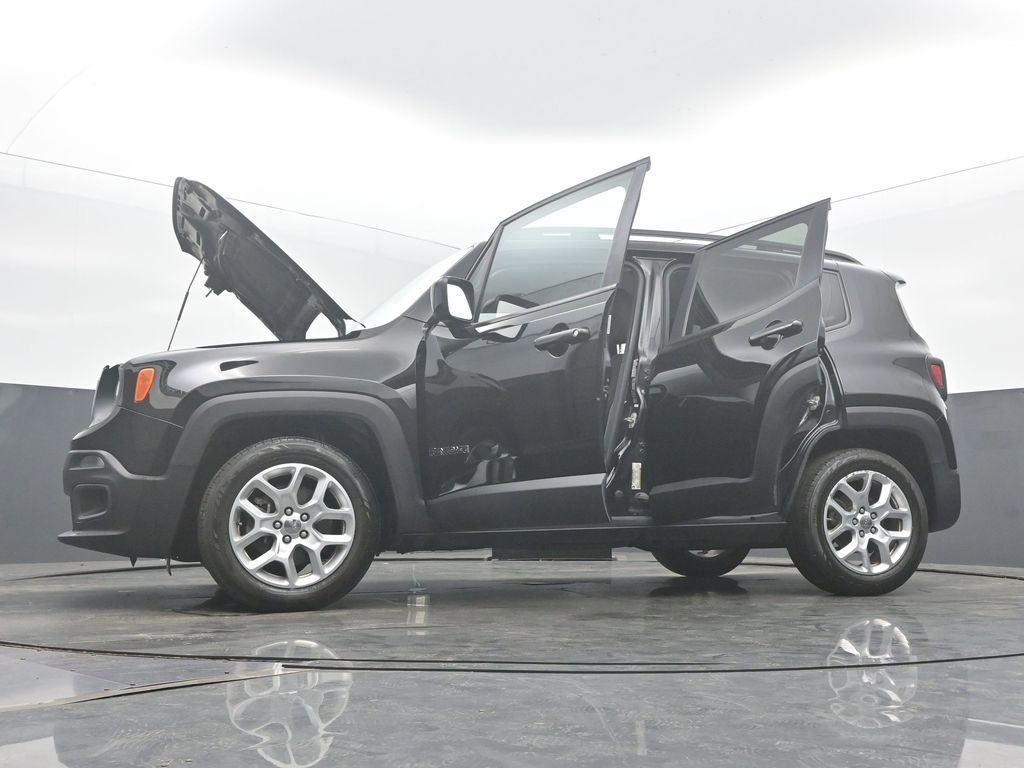 Used 2017 Jeep Renegade Latitude FWD image 57