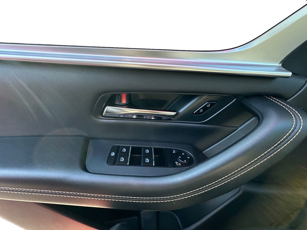 Used 2025 MAZDA CX-90 Plug-In Hybrid w/ Preferred image 11