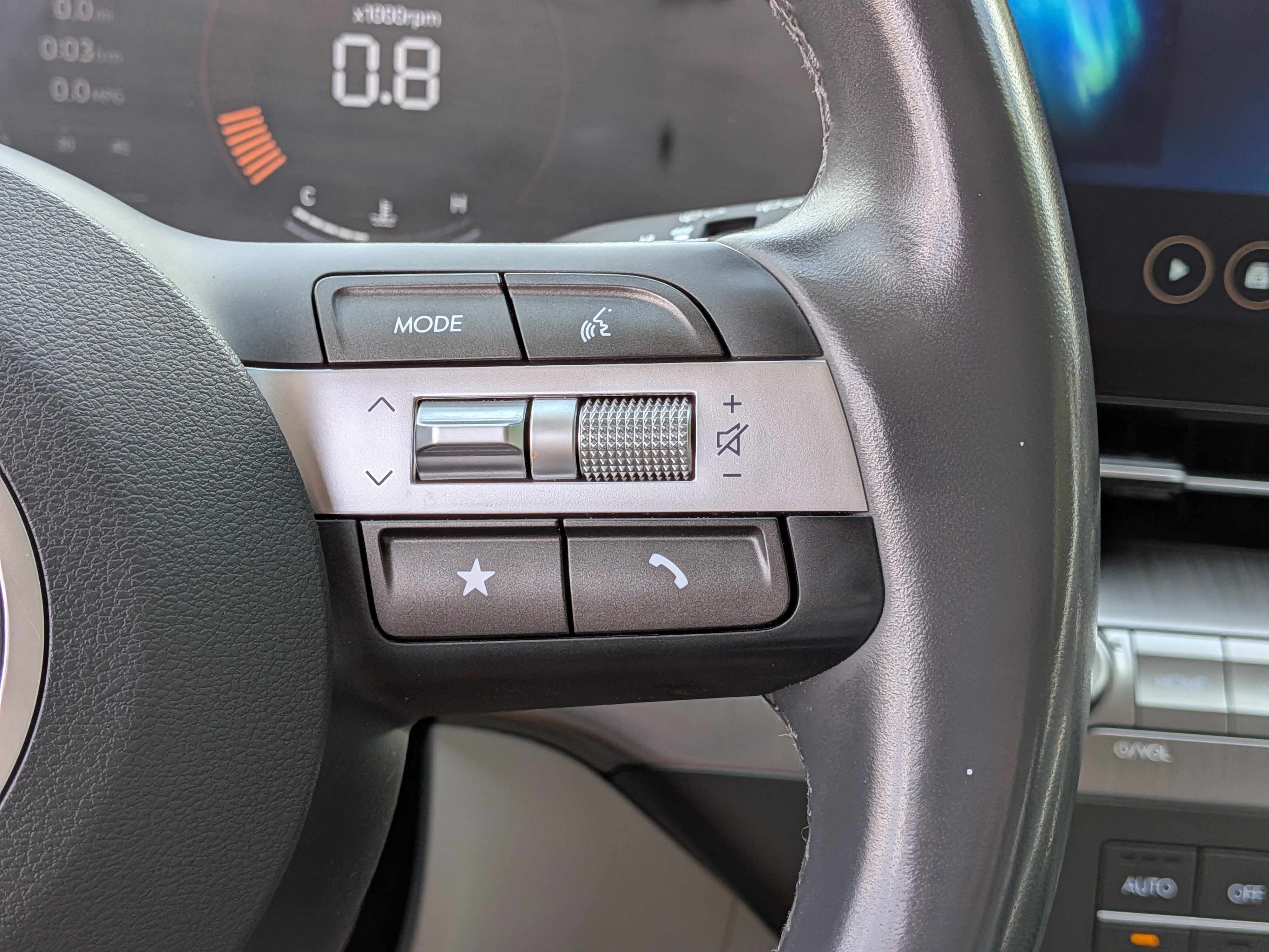 Used 2024 Hyundai Kona SEL image 25