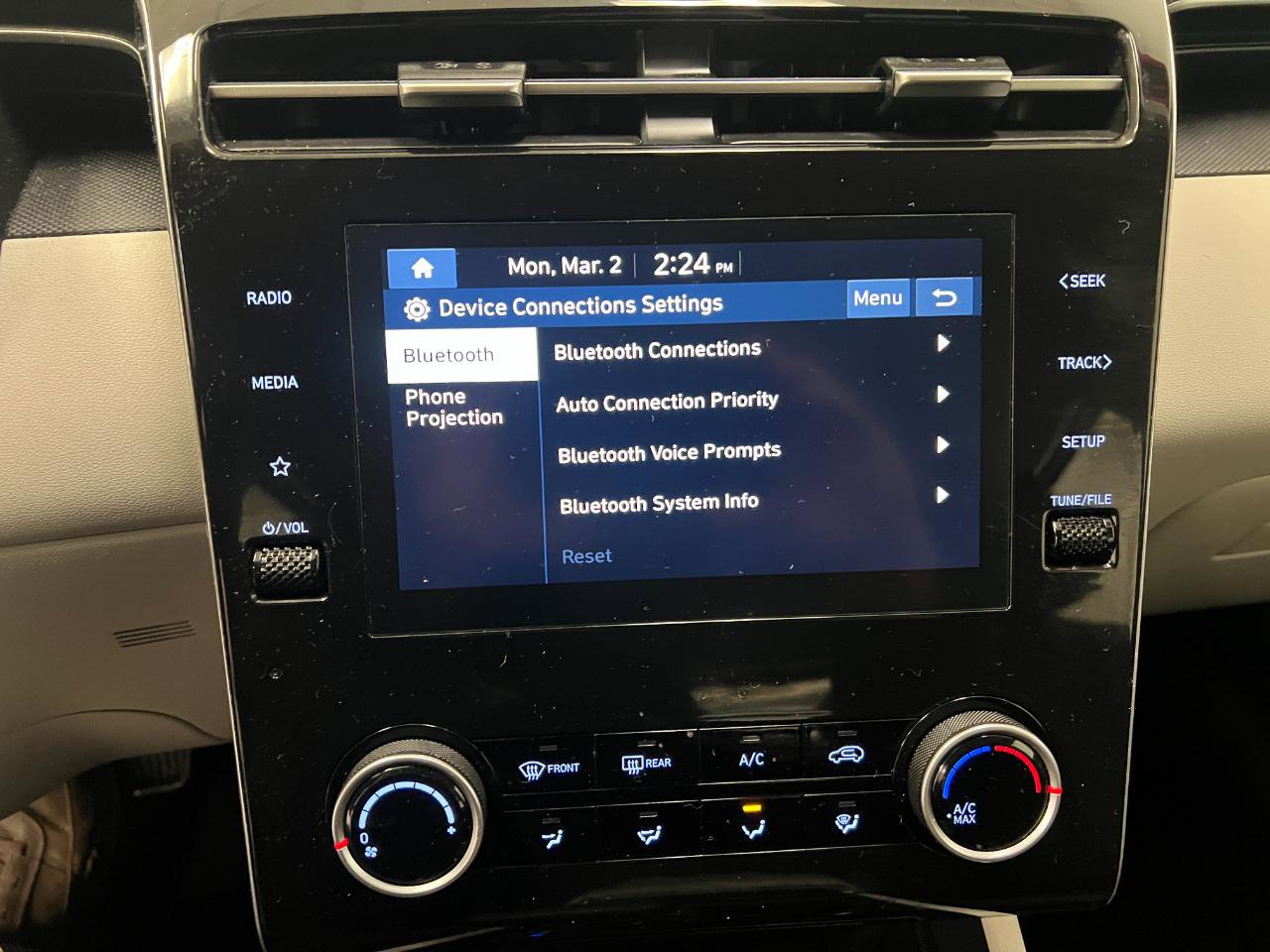 Used 2024 Hyundai Tucson SE image 46