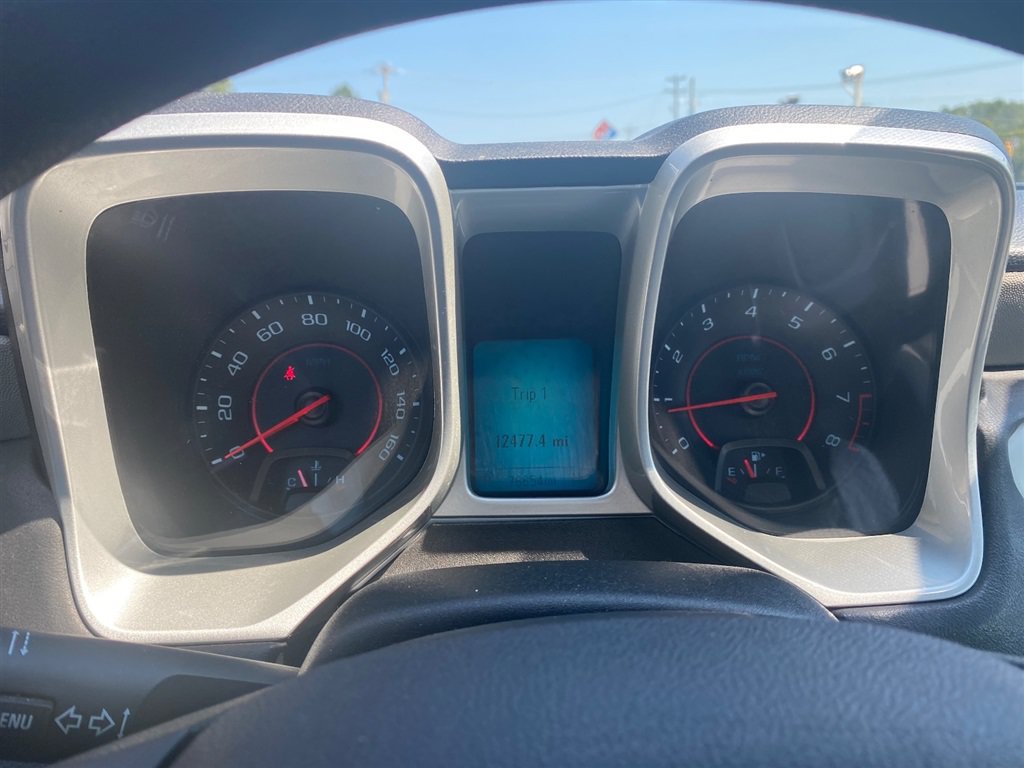 Used 2015 Chevrolet Camaro LS RWD image 12