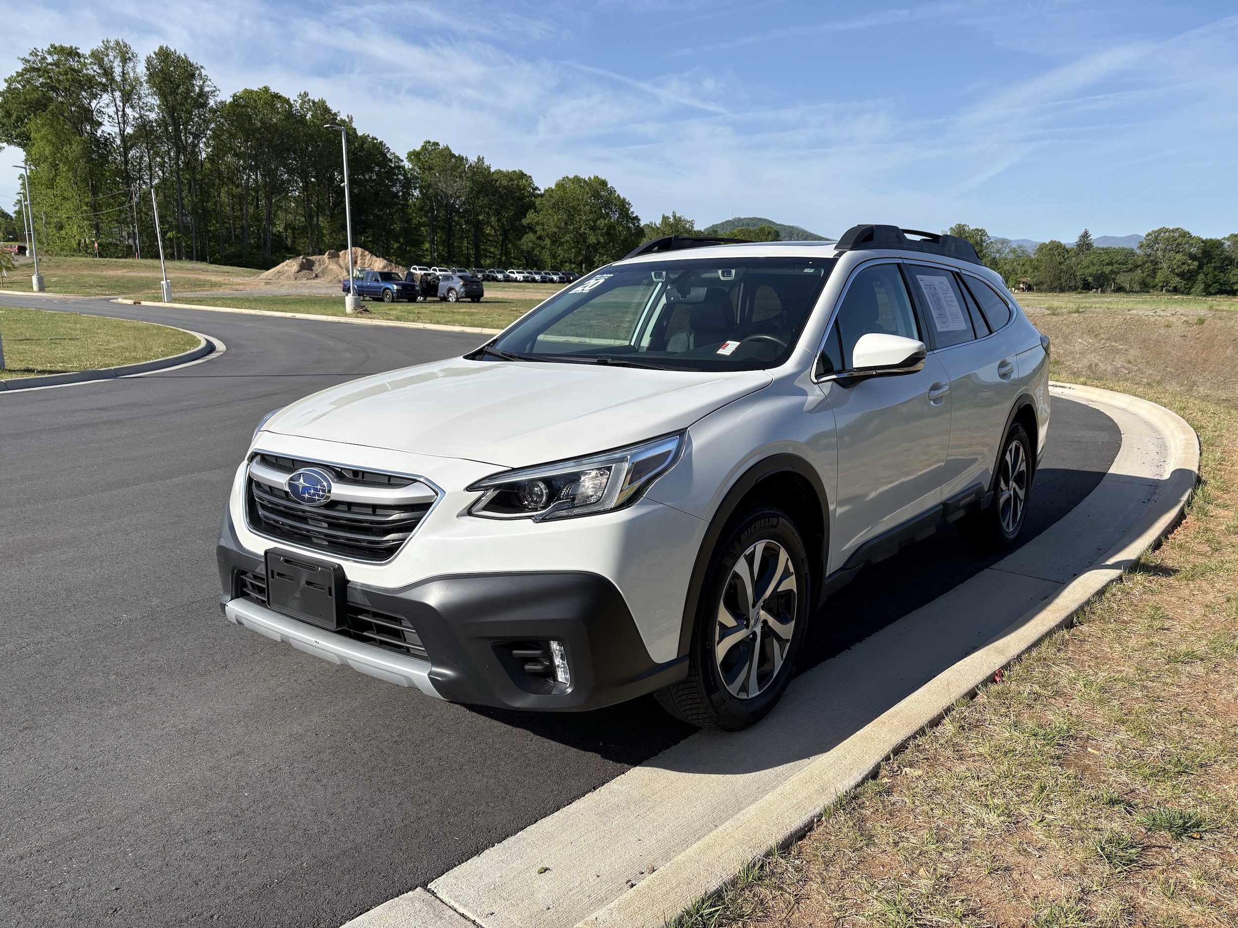 Used 2020 Subaru Outback Limited AWD/4WD image 3