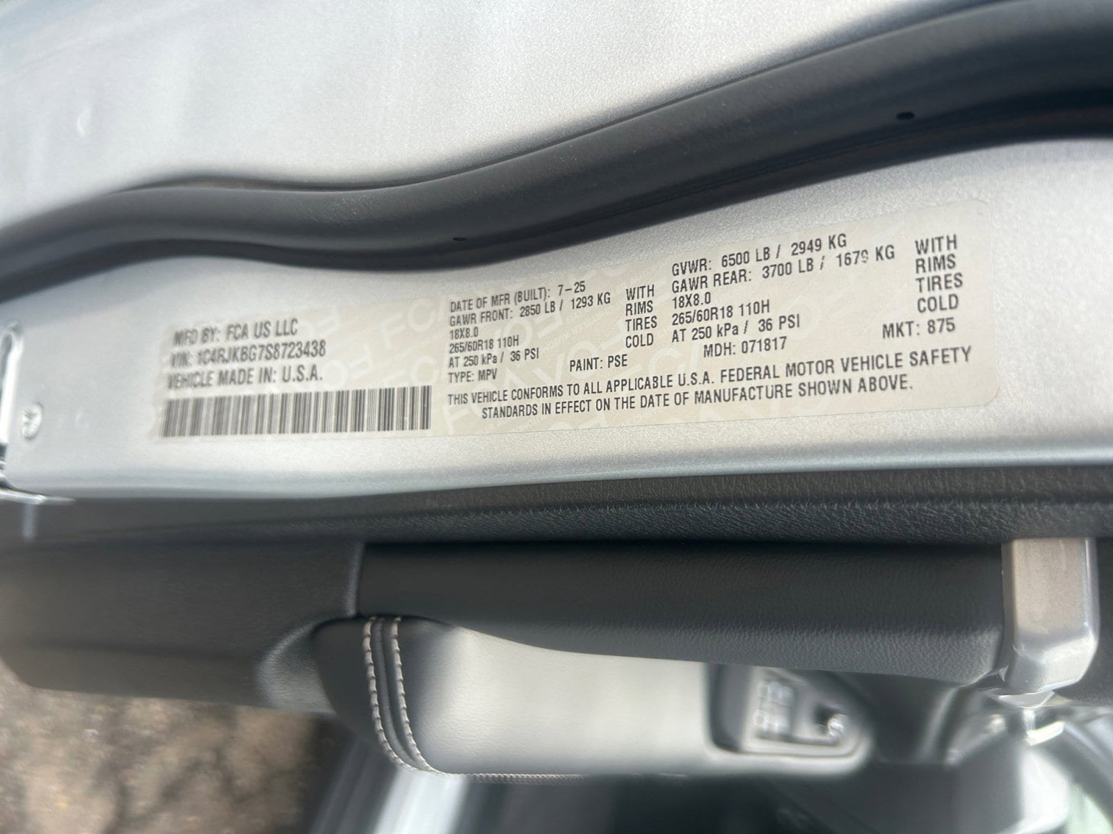 Used 2025 Jeep Grand Cherokee L Limited AWD/4WD image 36