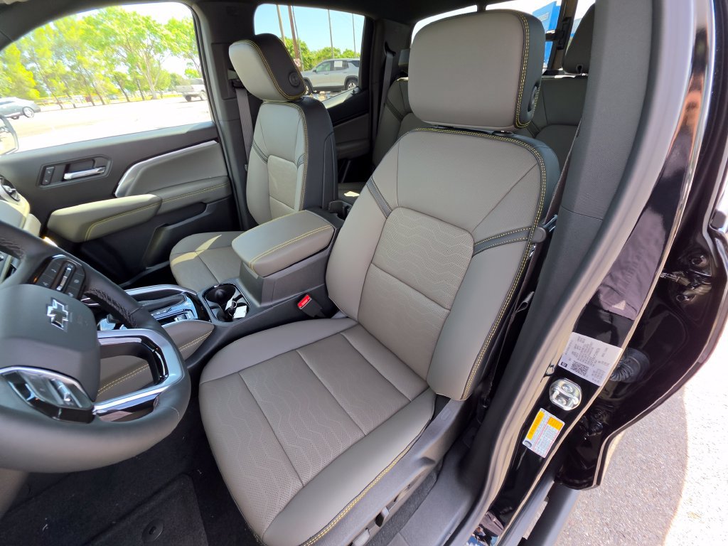 New 2026 Chevrolet Colorado ZR2 w/ Technology Package AWD/4WD image 9