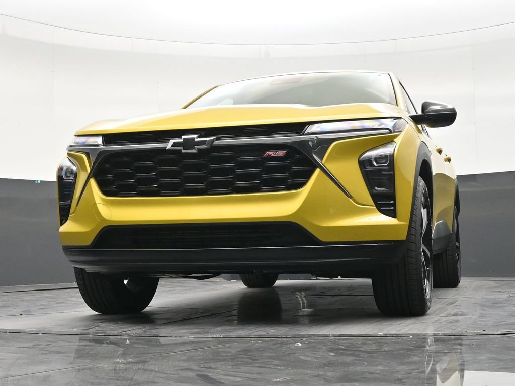 Used 2025 Chevrolet Trax RS FWD image 27