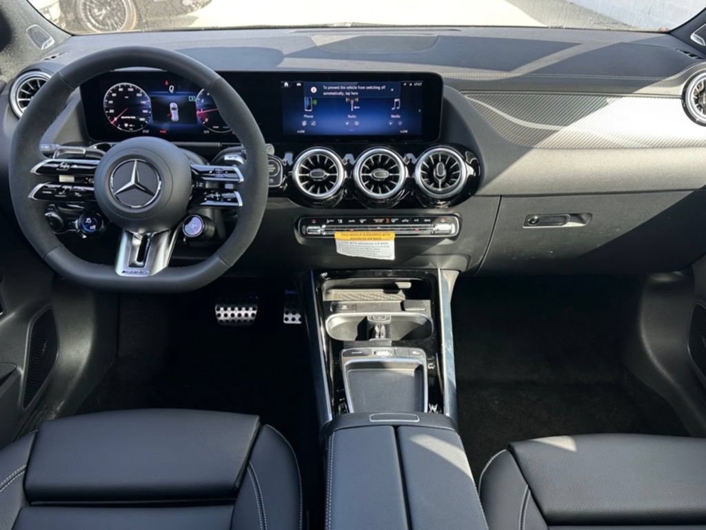 Used 2025 Mercedes-Benz GLA 35 AMG 4MATIC image 24
