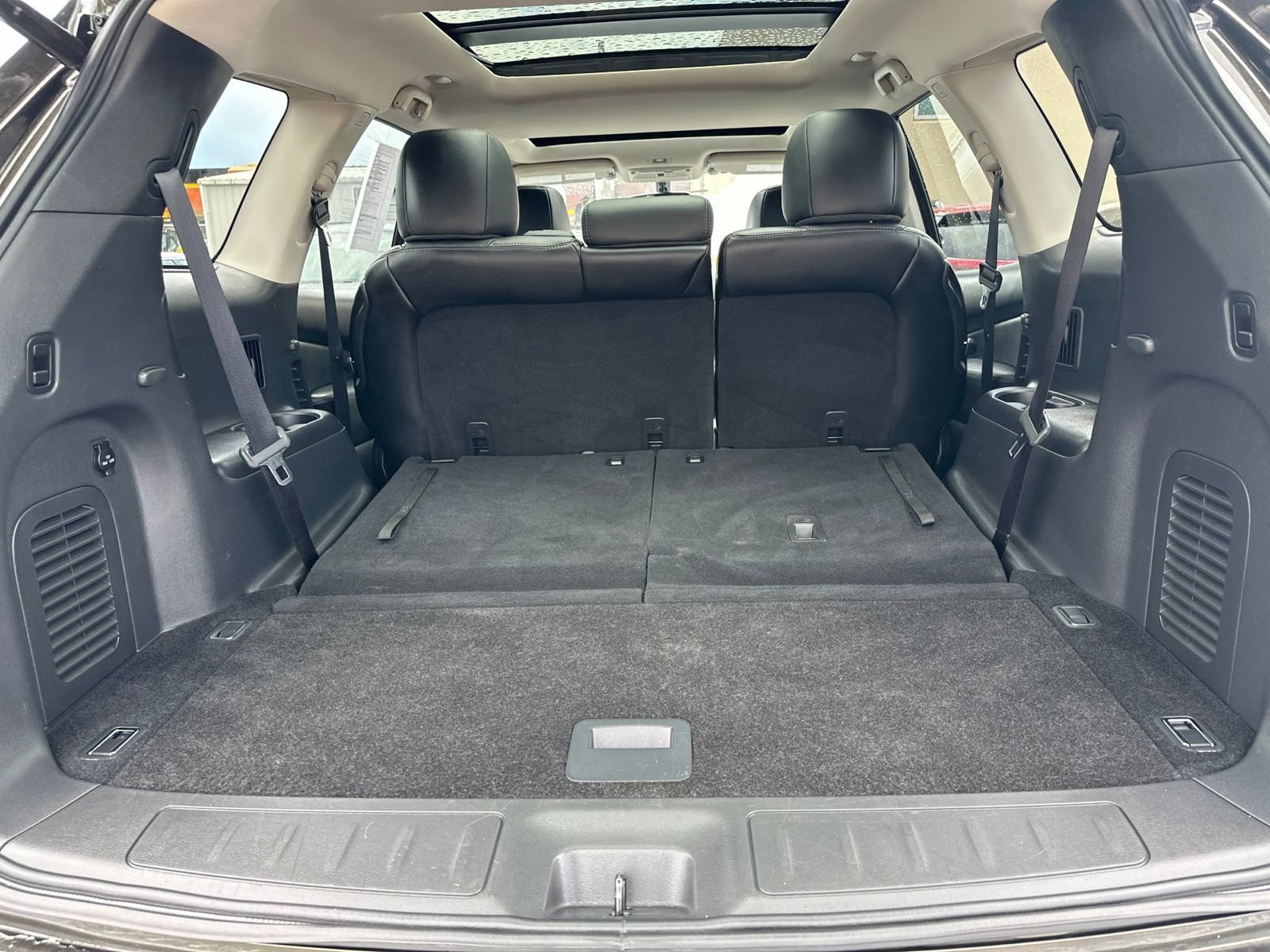 Used 2017 Nissan Pathfinder Platinum AWD/4WD image 28