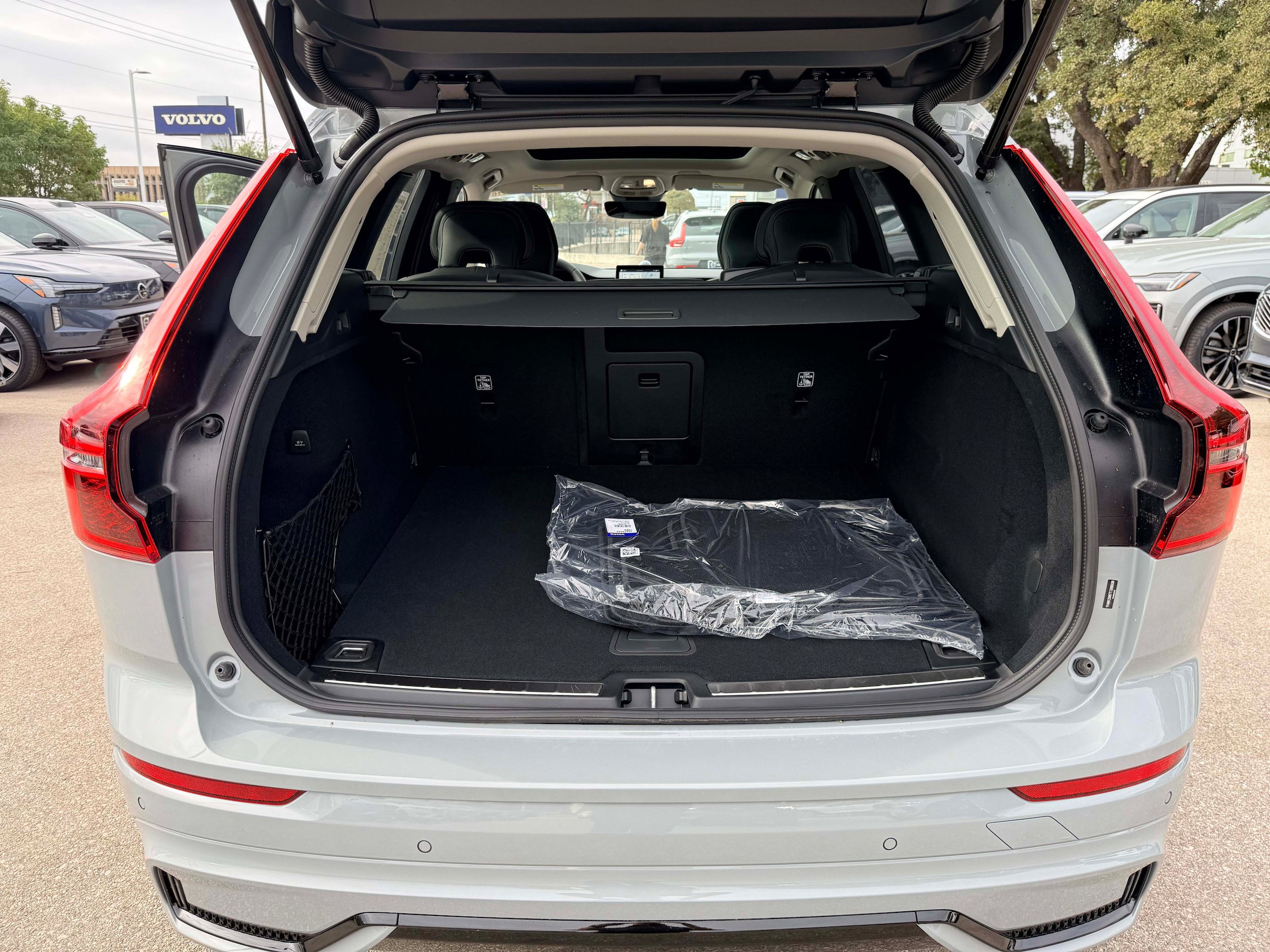 Used 2026 Volvo XC60 B5 Ultra w/ Climate Package AWD/4WD image 26