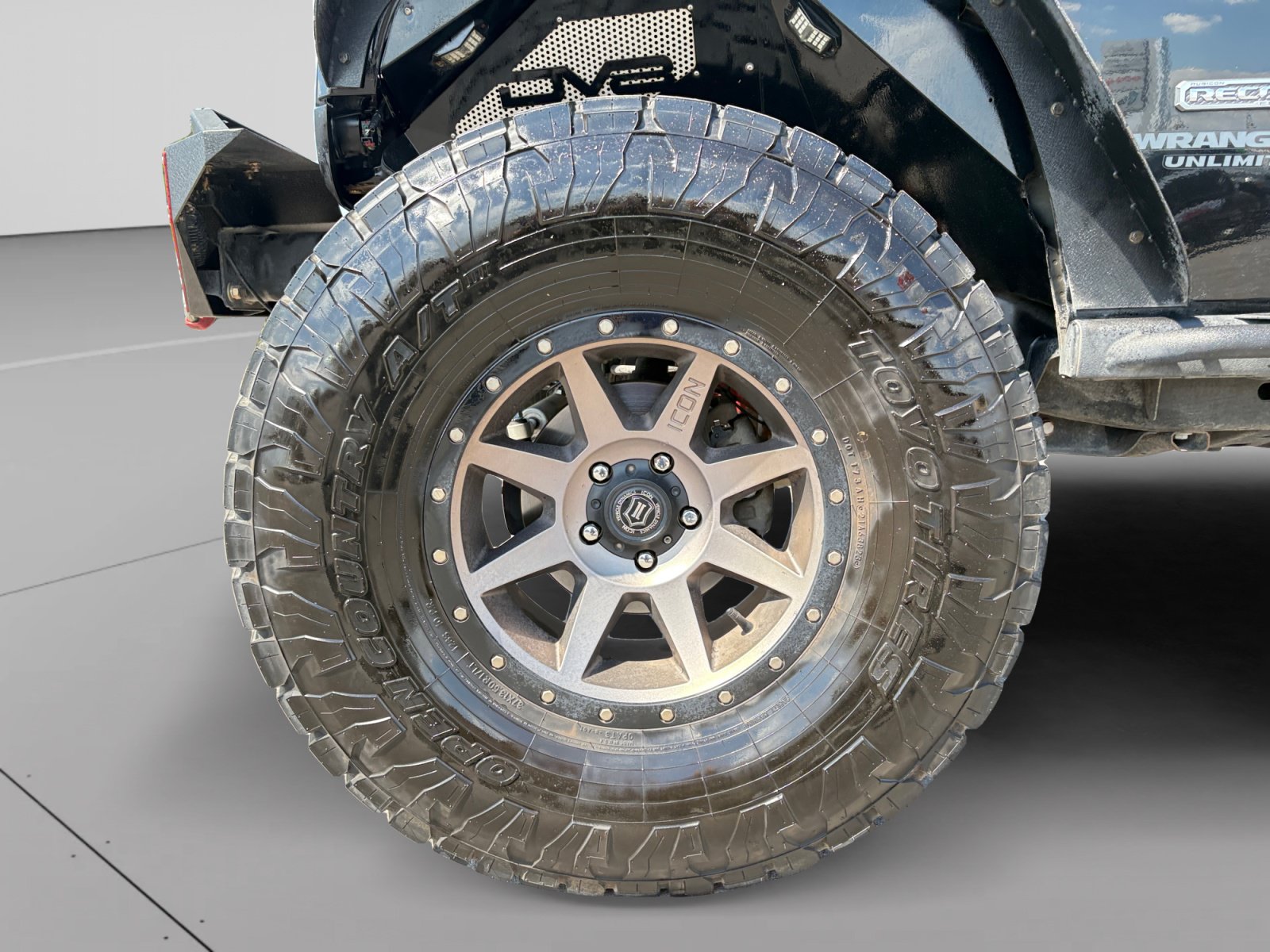Used 2017 Jeep Wrangler Unlimited Rubicon AWD/4WD image 9