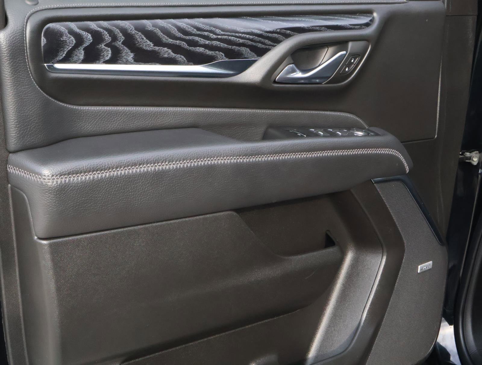 Used 2023 GMC Yukon XL Denali w/ Denali Reserve Package image 18