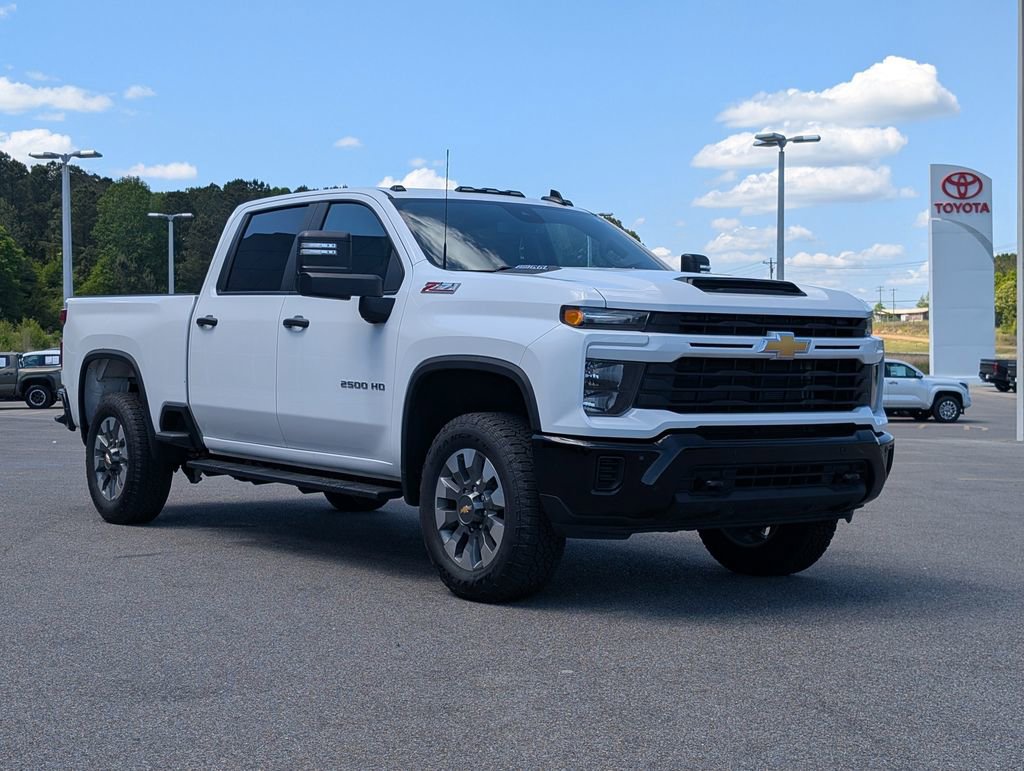 Used 2025 Chevrolet Silverado 2500 Custom w/ Custom Value Package image 7