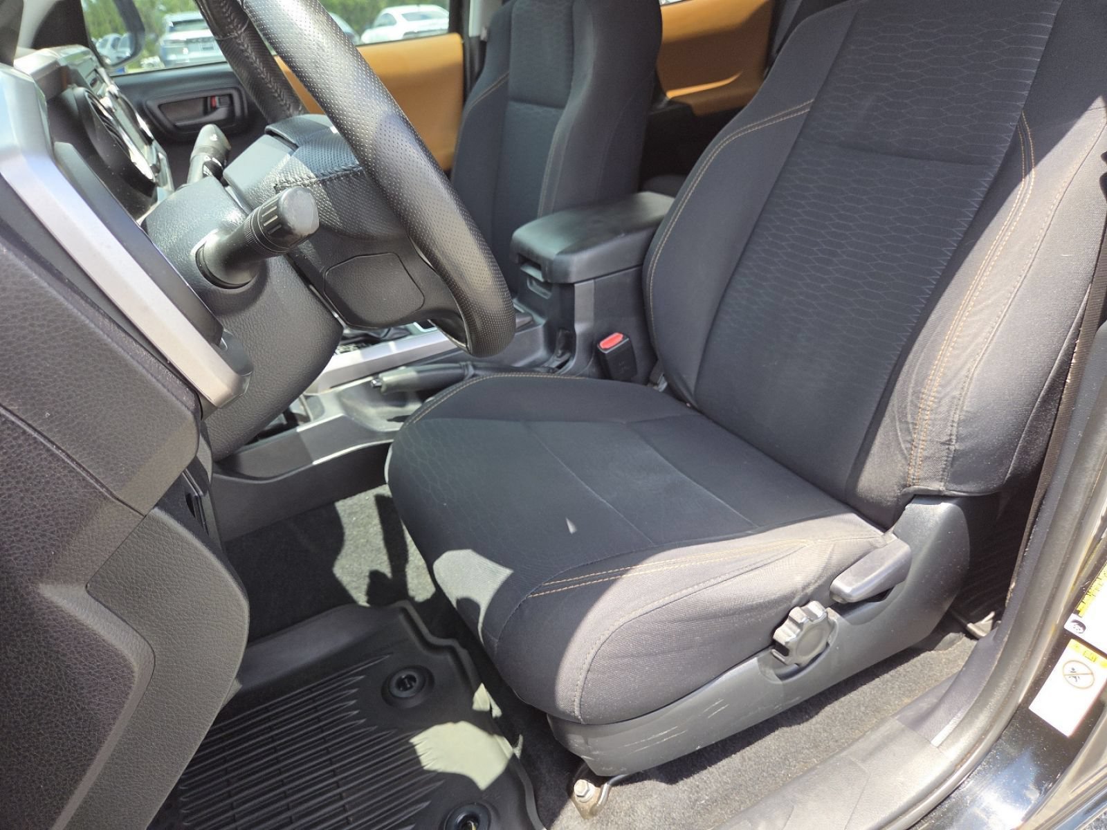 Used 2019 Toyota Tacoma SR5 RWD image 21