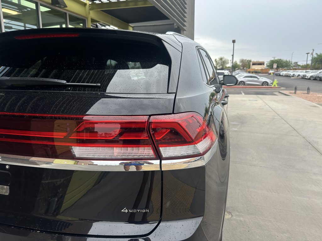 Used 2024 Volkswagen Atlas Cross Sport SE w/ Panoramic Sunroof Package AWD/4WD image 14