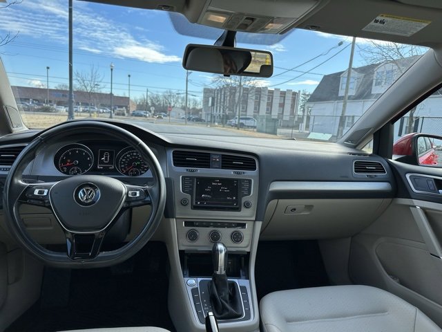 Used 2016 Volkswagen Golf S image 3