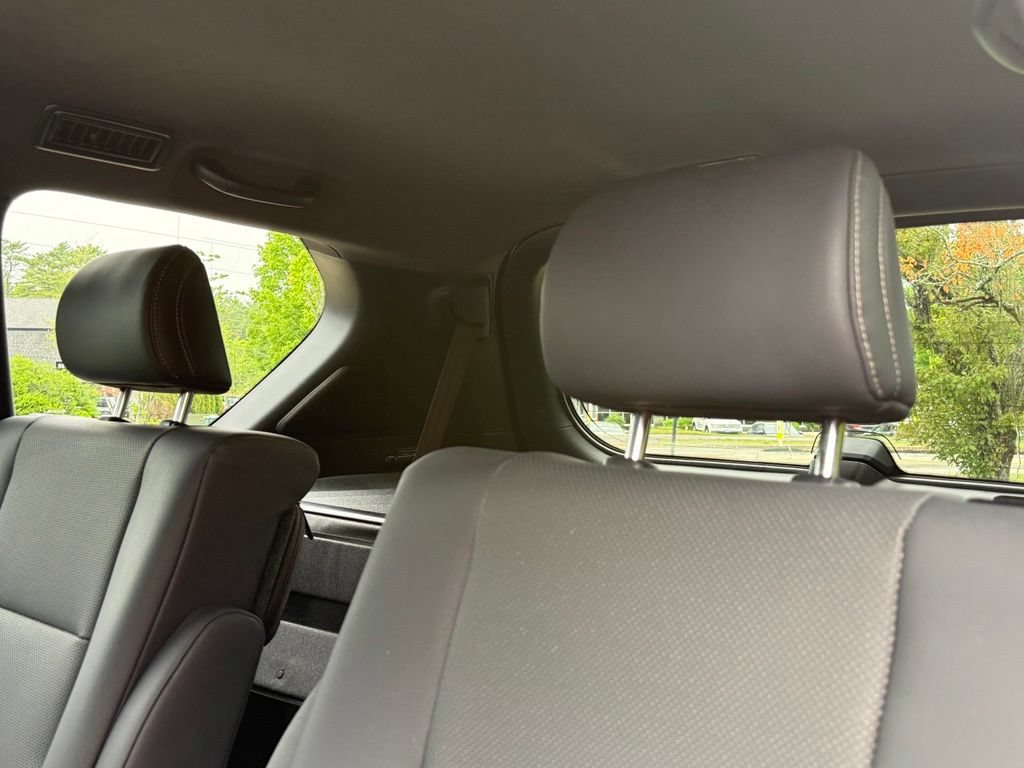Used 2022 Lexus GX 460 Premium w/ Accessory Package AWD/4WD image 21