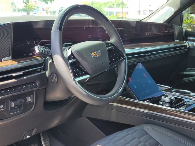 Certified 2025 Cadillac Escalade ESV Sport Platinum w/ LPO, Floor Liner Package AWD/4WD image 14