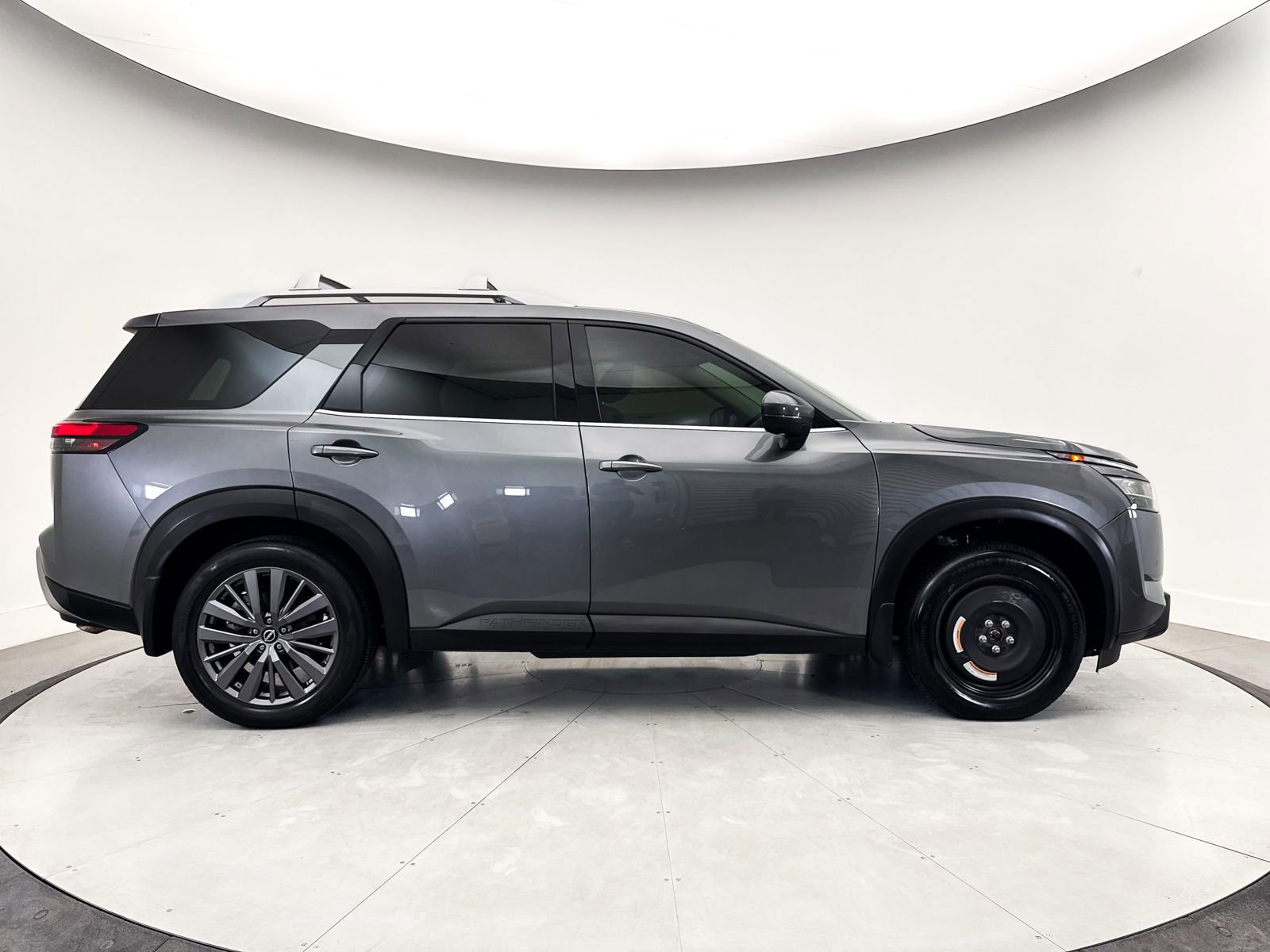 Used 2023 Nissan Pathfinder SL w/ SL Premium Package AWD/4WD image 36