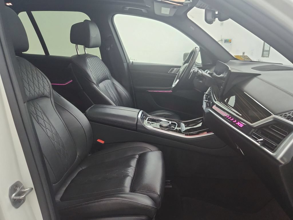 Used 2025 BMW X5 xDrive50e AWD/4WD image 35