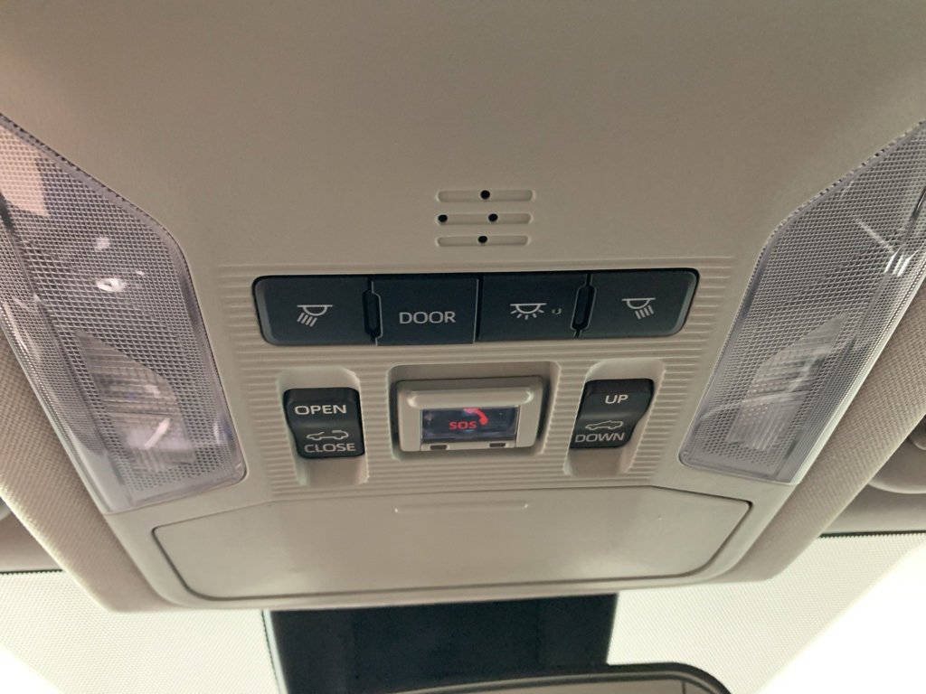 Used 2022 Toyota RAV4 XLE w/ Convenience Package image 23