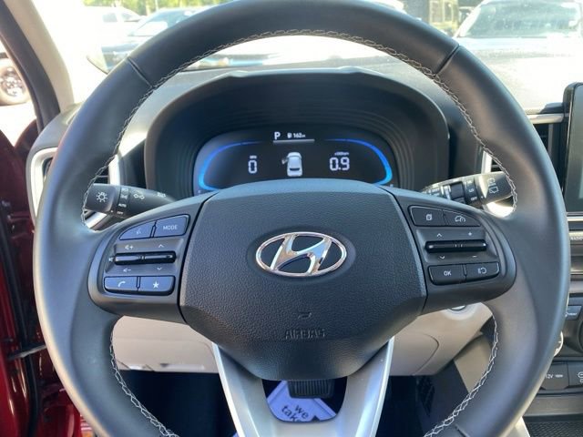 Used 2025 Hyundai Venue SEL FWD image 11