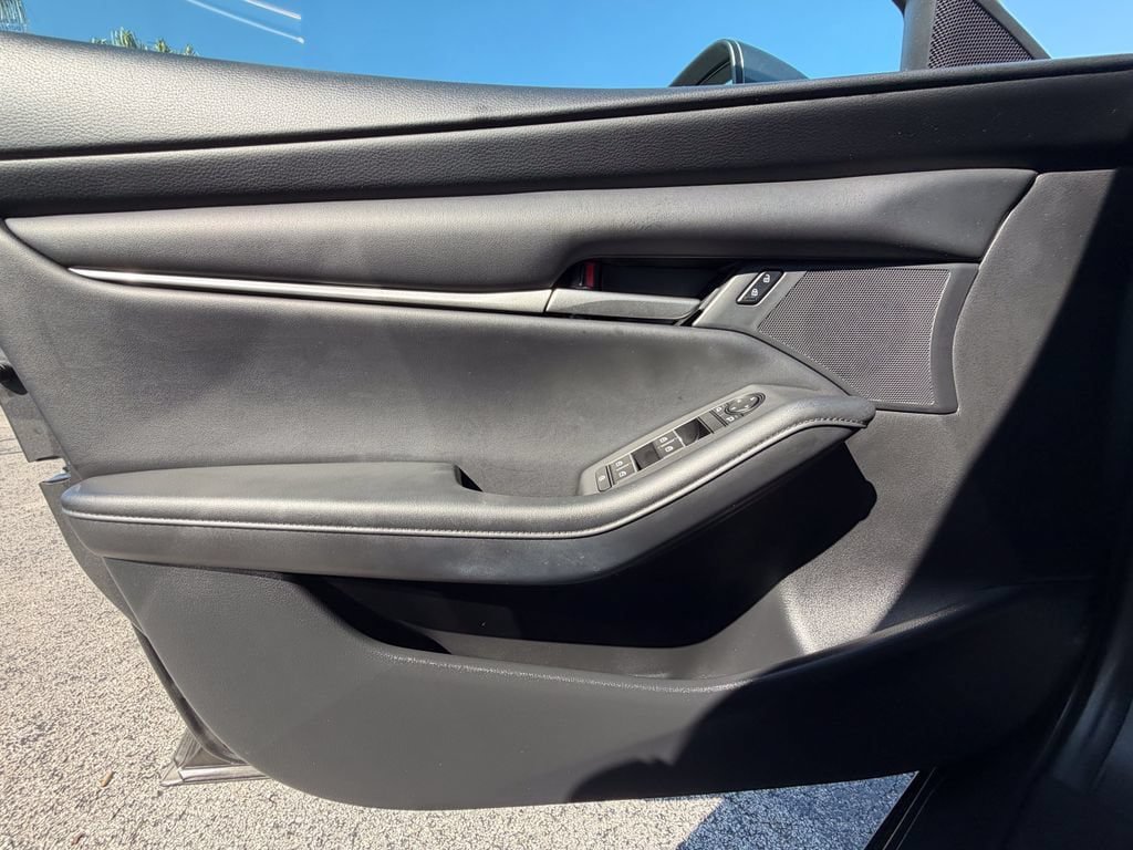 Used 2023 MAZDA MAZDA3 s FWD image 20