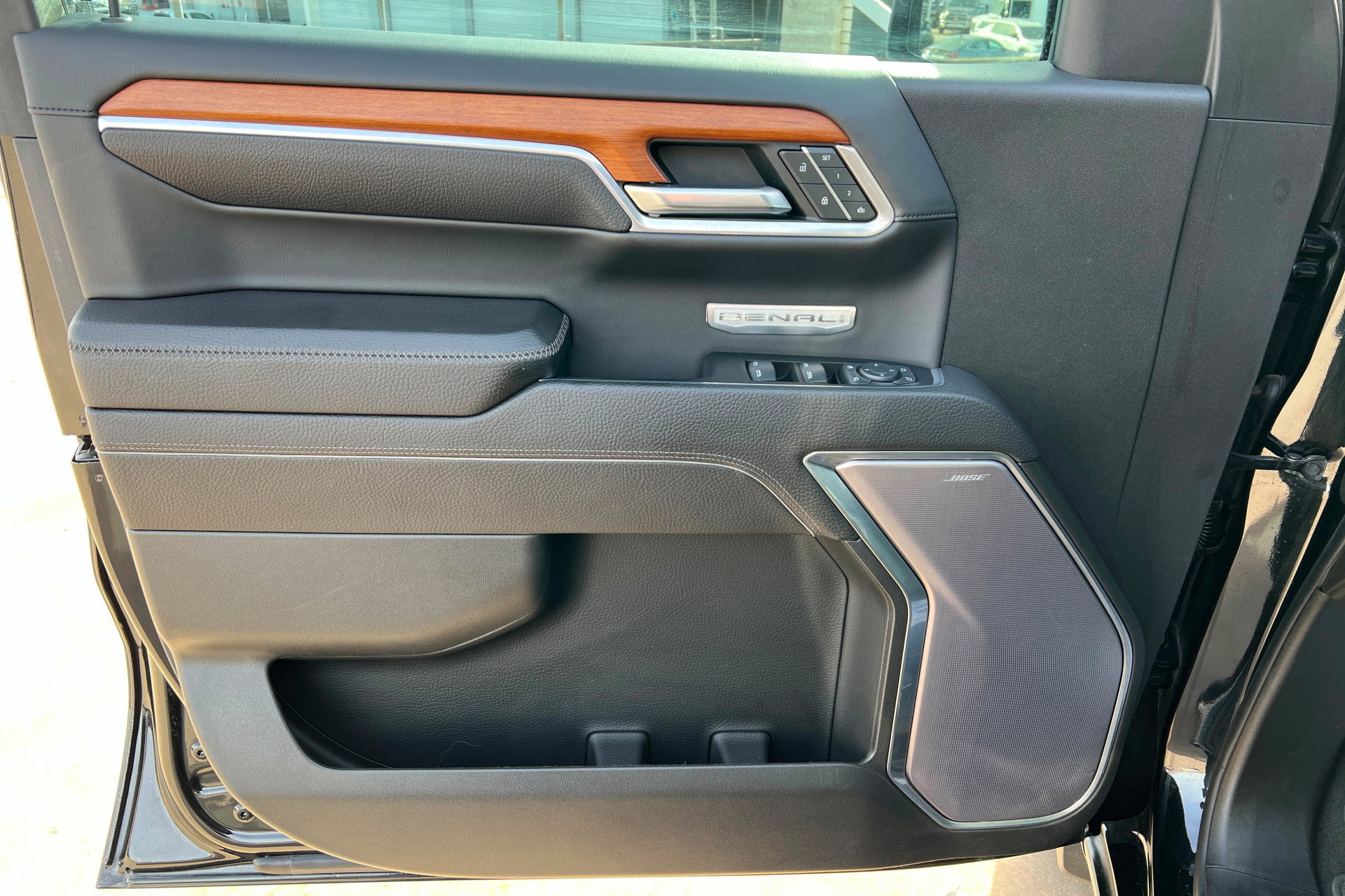 Used 2022 GMC Sierra 1500 Denali w/ Technology Package image 17