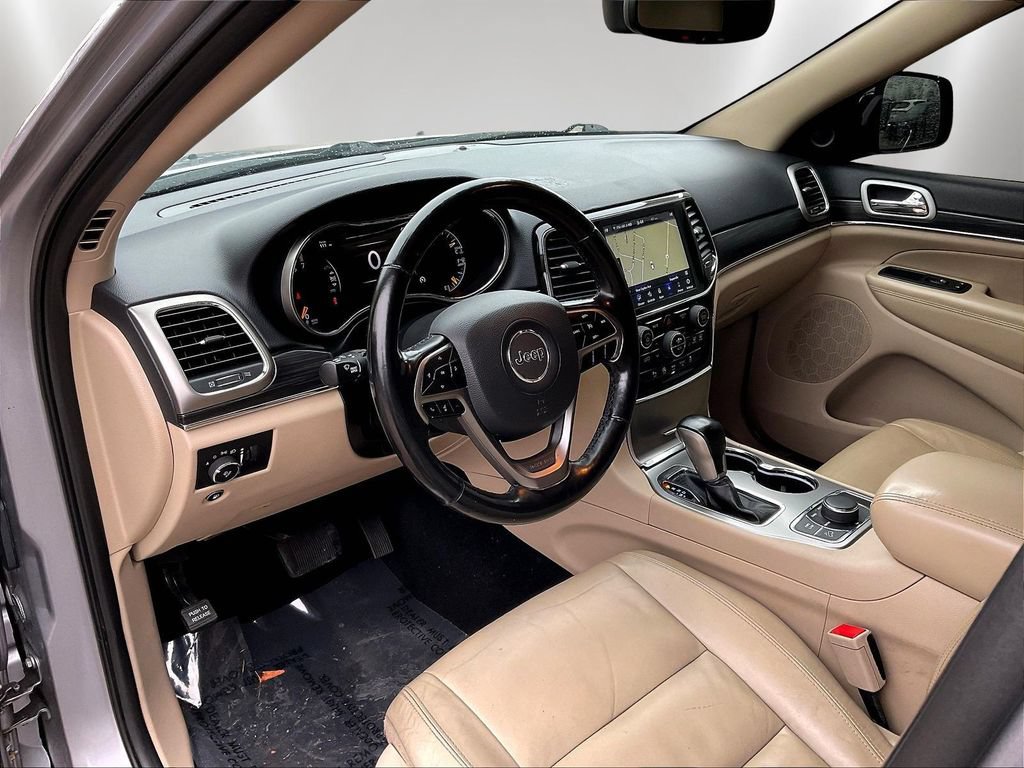Used 2020 Jeep Grand Cherokee Limited AWD/4WD image 17