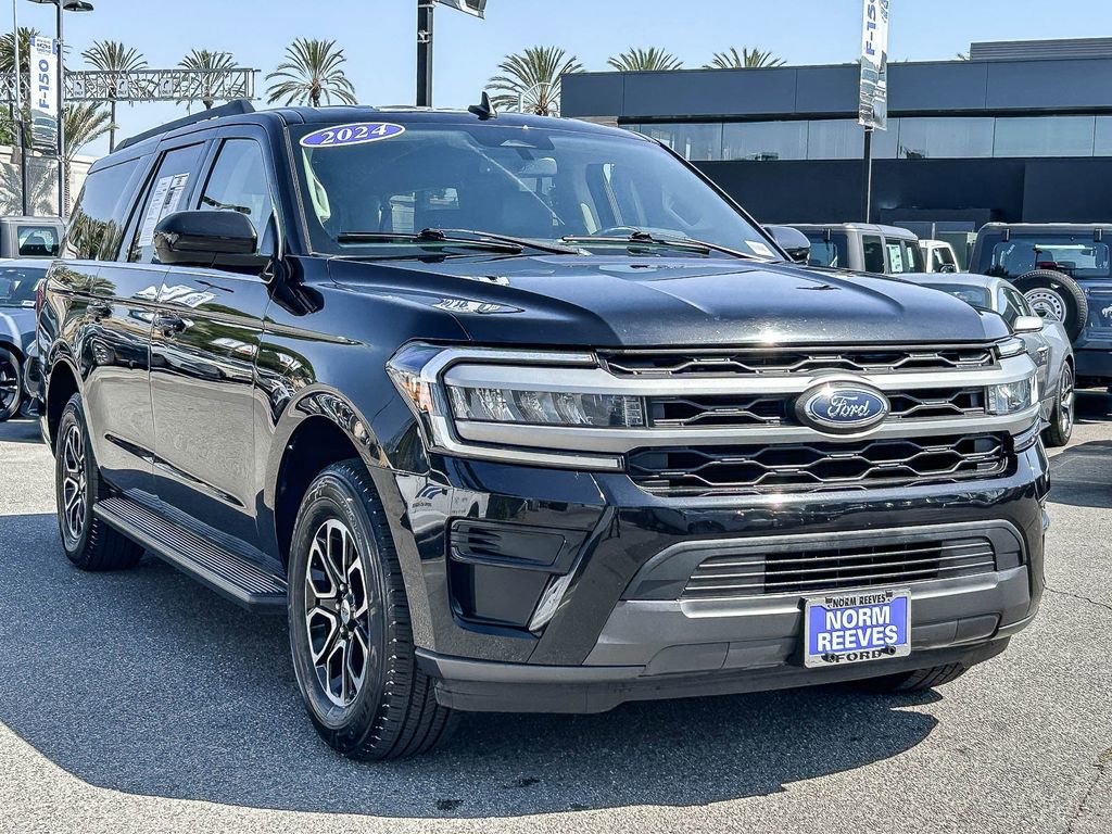 Used 2024 Ford Expedition Max XLT RWD image 3
