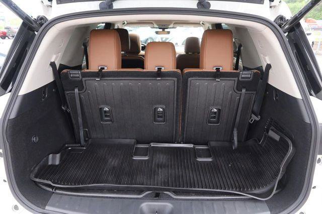 Used 2024 Nissan Pathfinder Platinum AWD/4WD image 7