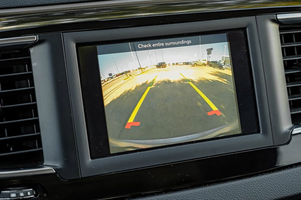 Used 2019 Chrysler Pacifica Touring-L image 28