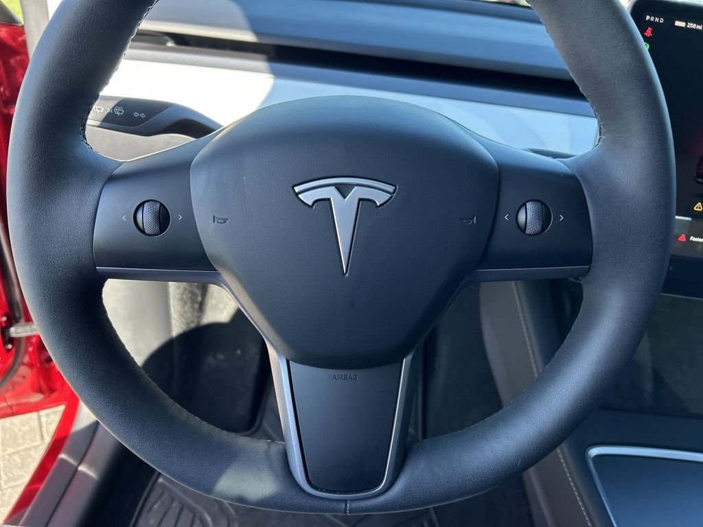 Used 2024 Tesla Model Y Performance image 25