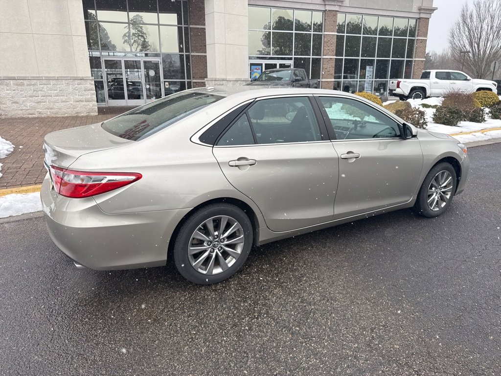 Used 2017 Toyota Camry XLE image 2
