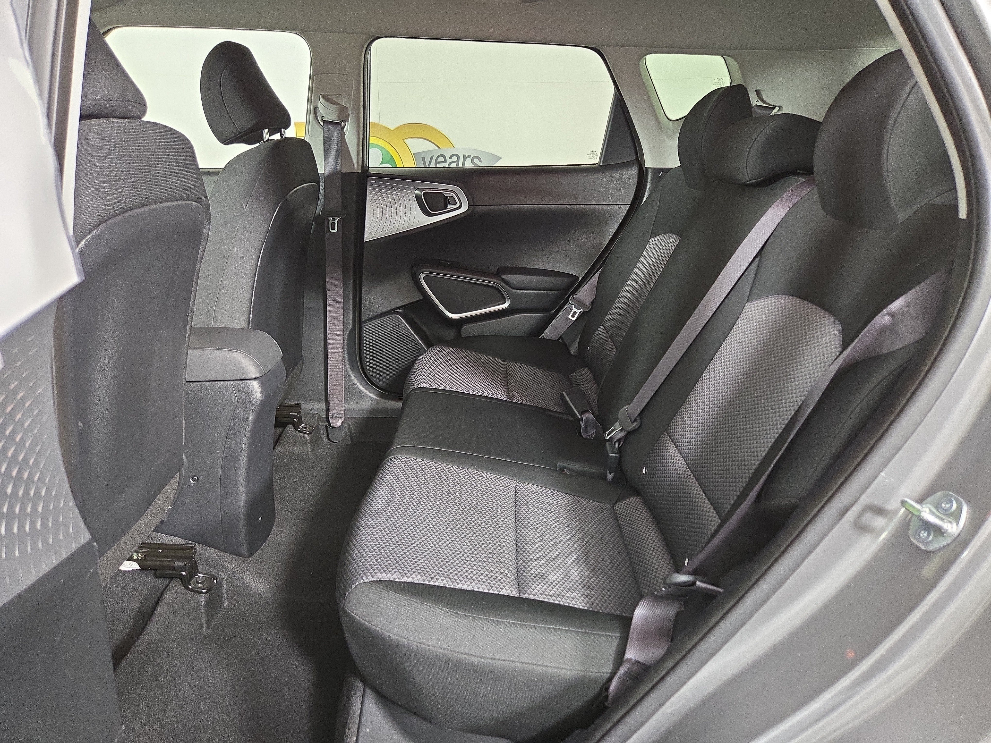 Used 2025 Kia Soul LX w/ LX Technology Package FWD image 12