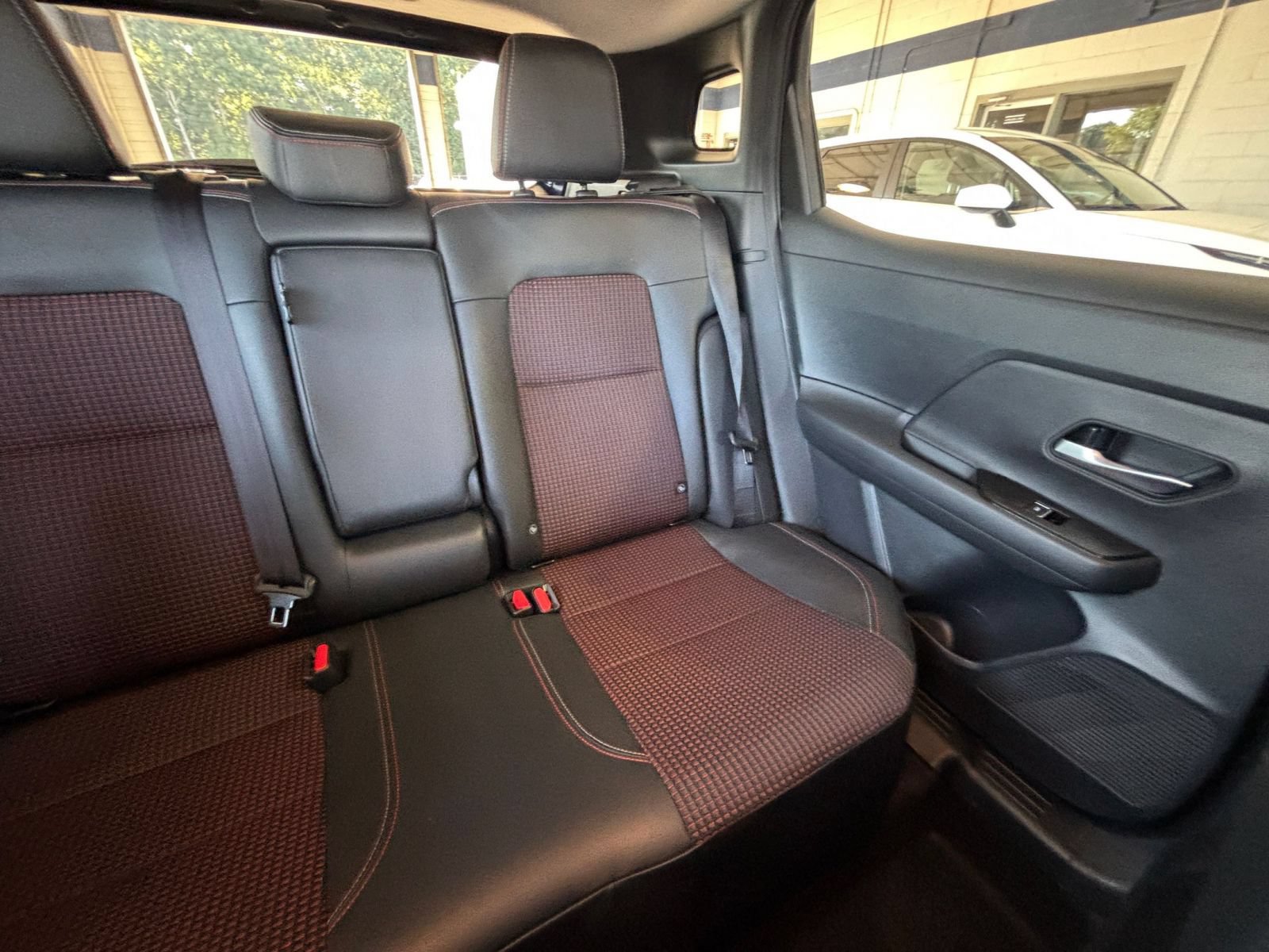 Used 2026 Nissan Kicks SR FWD image 36