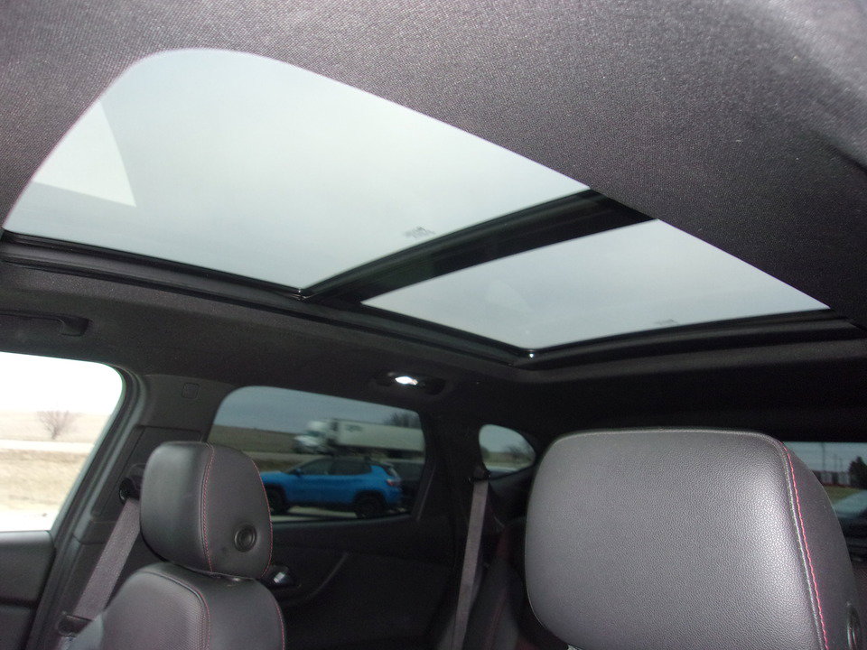 Used 2021 Chevrolet Blazer RS w/ Enhanced Convenience Package image 17