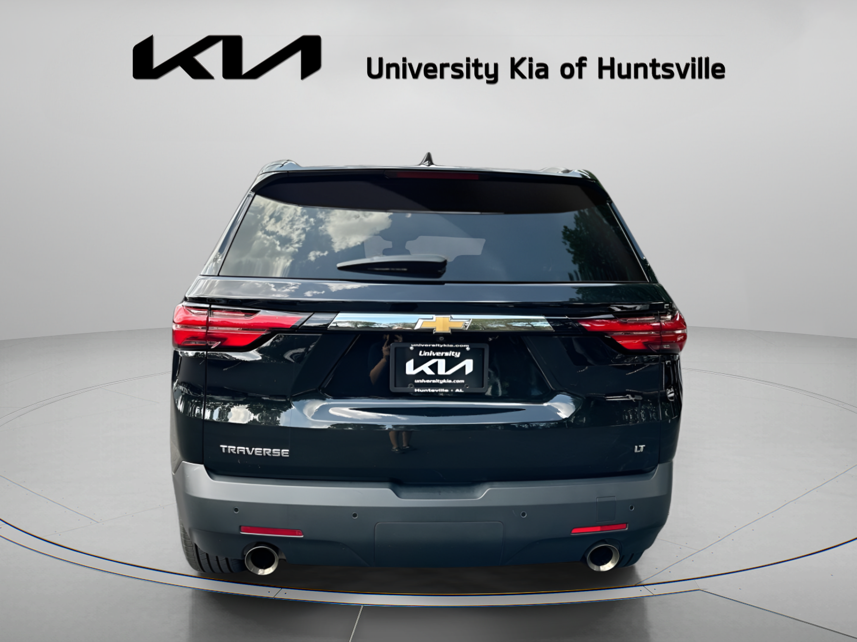 Used 2022 Chevrolet Traverse LT FWD image 7