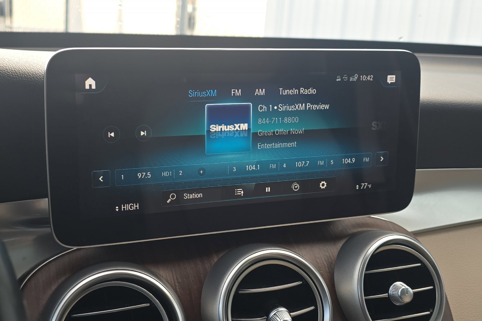 Used 2022 Mercedes-Benz GLC 300 4MATIC image 25