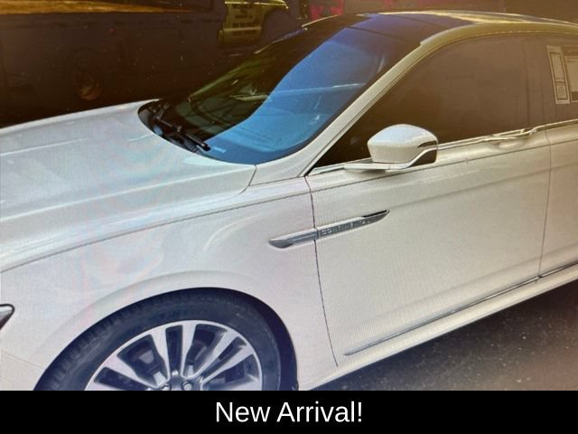 Used 2018 Lincoln Continental Select w/ Continental Climate Package AWD/4WD image 2