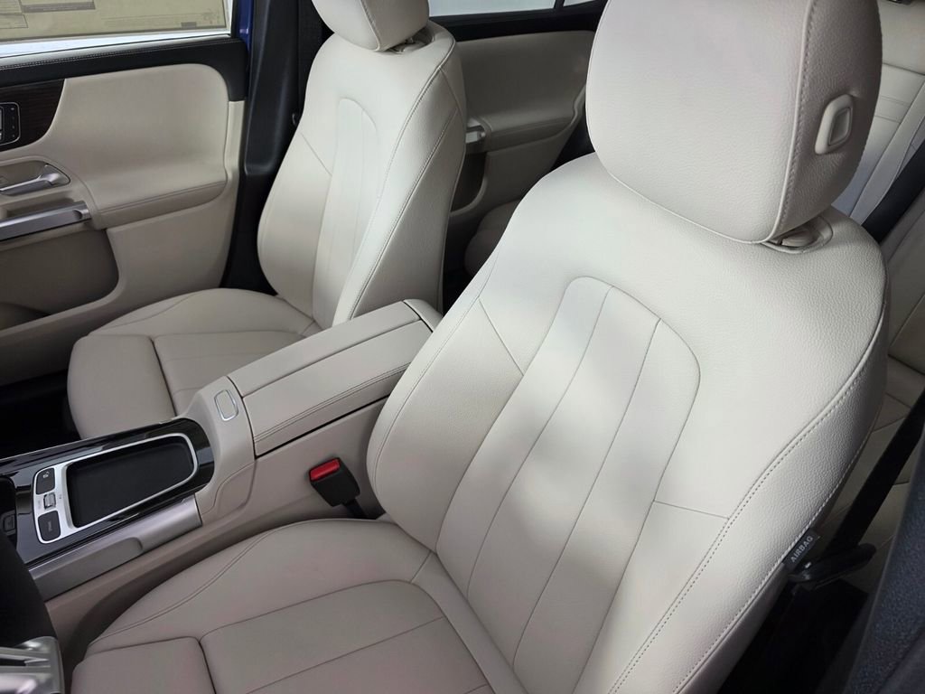 New 2026 Mercedes-Benz GLB 250 image 8