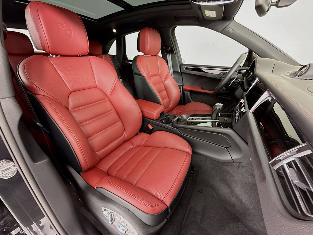 New 2026 Porsche Macan AWD/4WD image 30