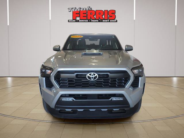 Used 2025 Toyota Tacoma TRD Sport AWD/4WD image 2