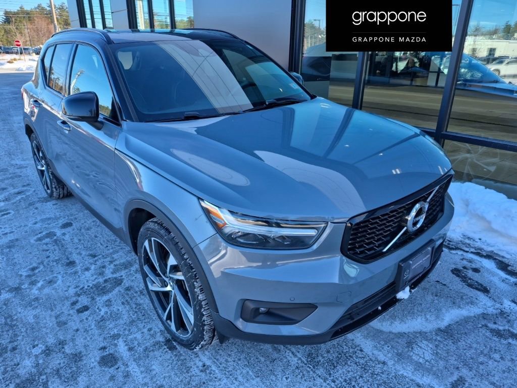 Used 2020 Volvo XC40 T5 R-Design video 1
