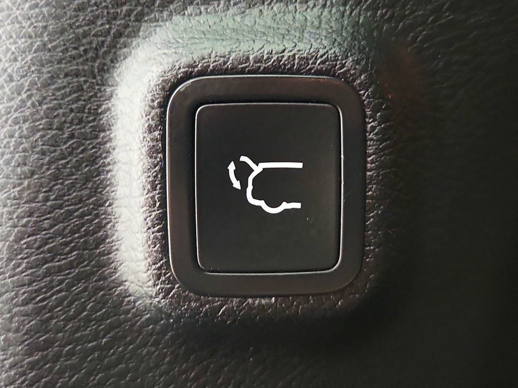 Used 2022 Jeep Cherokee Trailhawk w/ Trailer Tow Group image 34