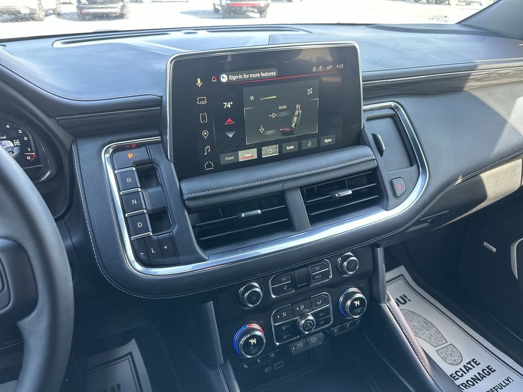 Used 2024 GMC Yukon SLT w/ SLT Luxury Package image 19