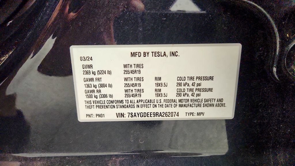 Used 2024 Tesla Model Y Long Range AWD/4WD image 28