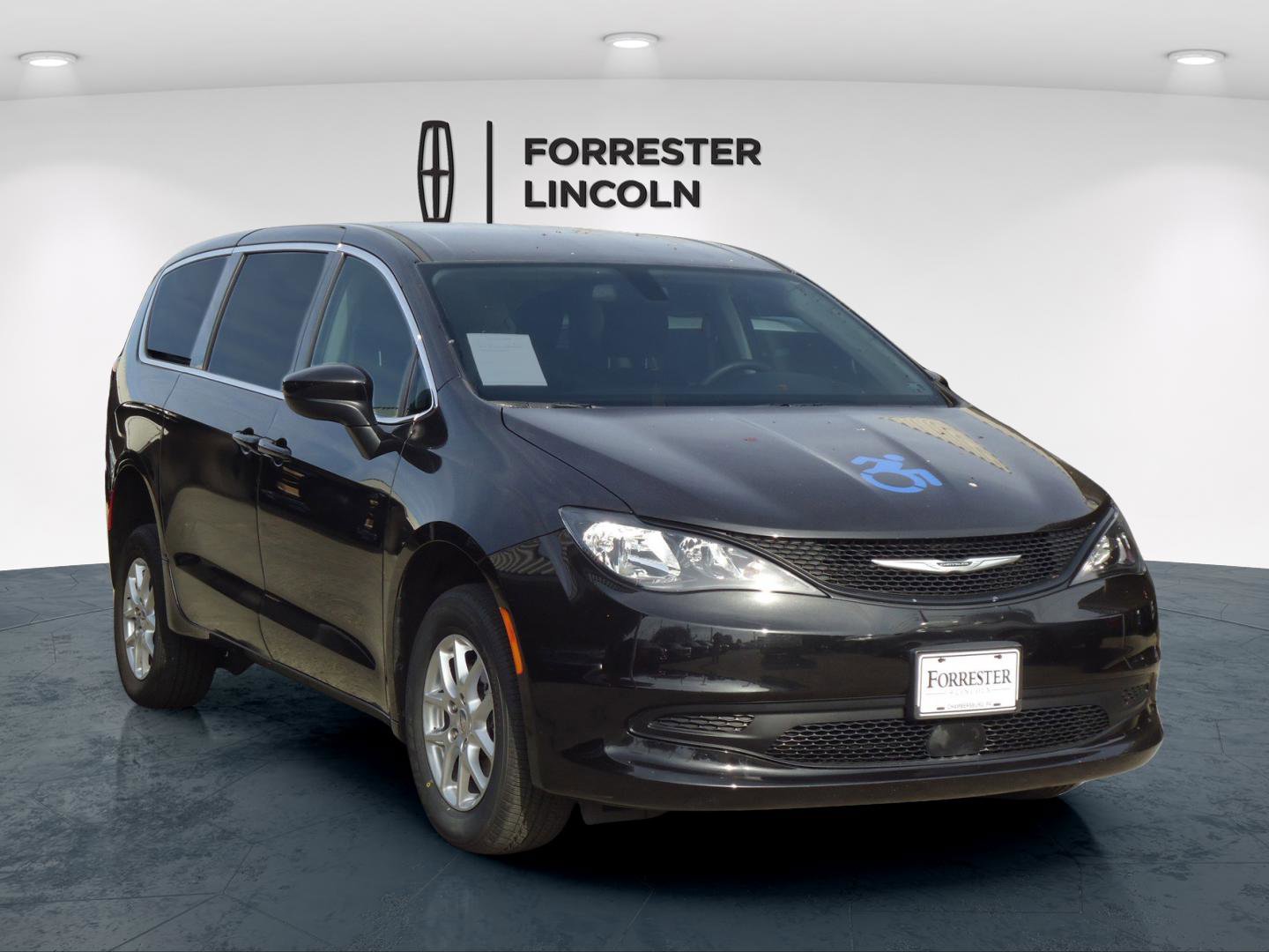 Used 2022 Chrysler Voyager LX