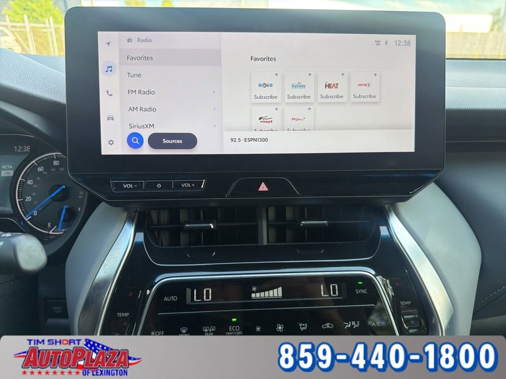 Used 2024 Toyota Venza XLE AWD/4WD image 28