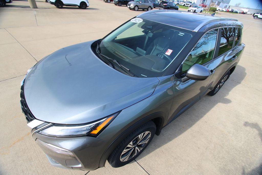 Used 2023 Nissan Rogue SV w/ SV Premium B Package AWD/4WD image 18