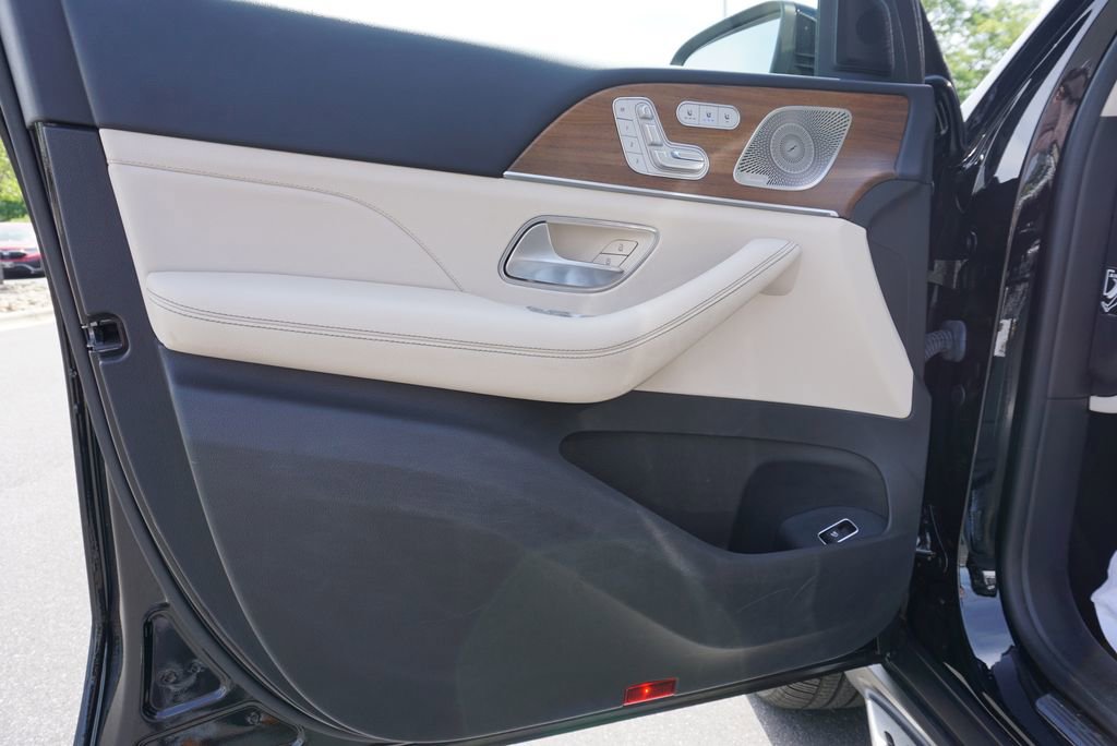 Used 2022 Mercedes-Benz GLS 450 4MATIC image 18